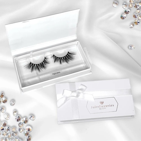 Highness Lashes - Picture 2 of 2